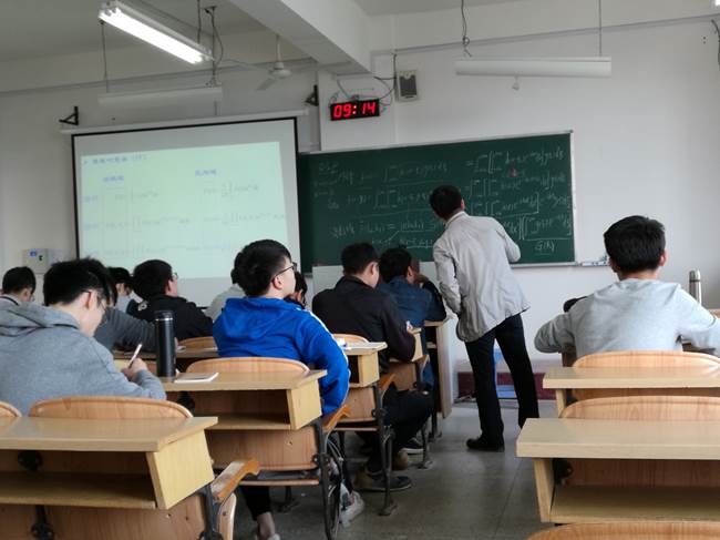 说明: G:\4教研室资料\会议记录\2017.4.28观摩课\IMG_20170428_091415.jpg